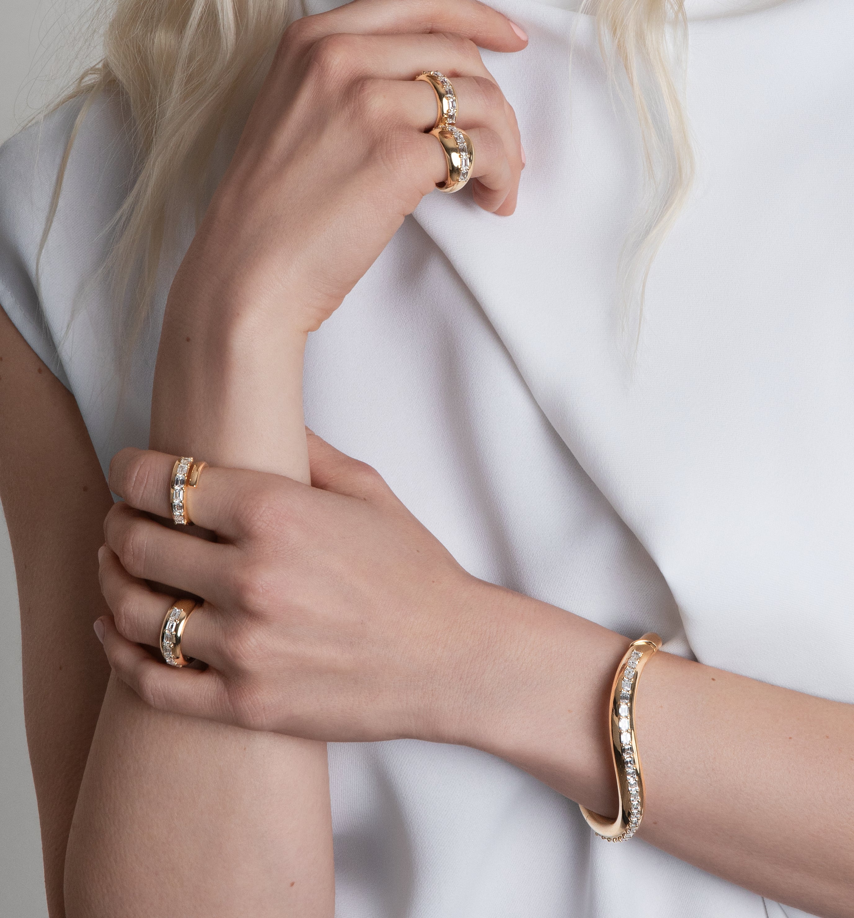 Atena Contrarie Ring