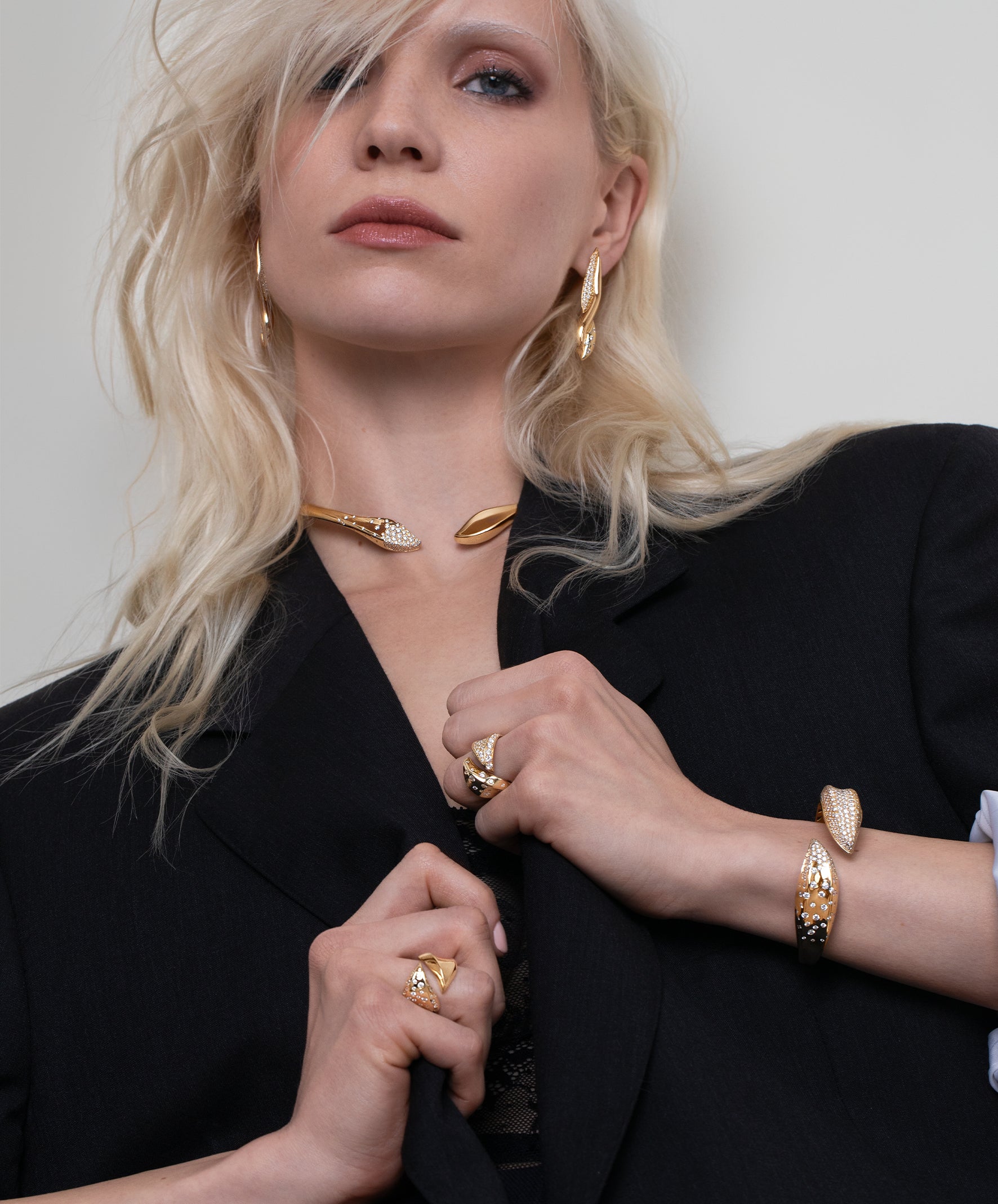 Abbraccio Leaf Ring- Elan