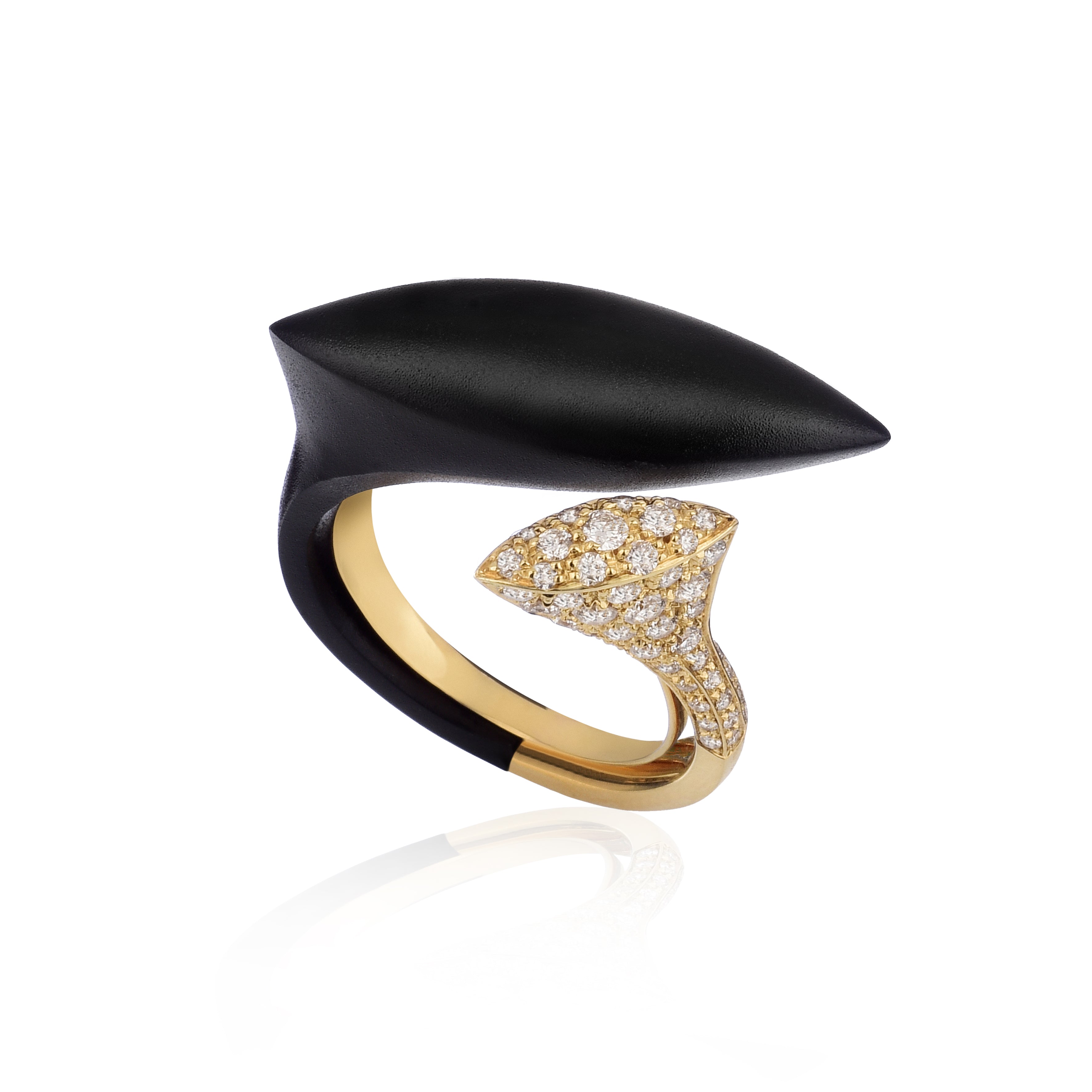 Abbraccio Petite Contrarie Ring