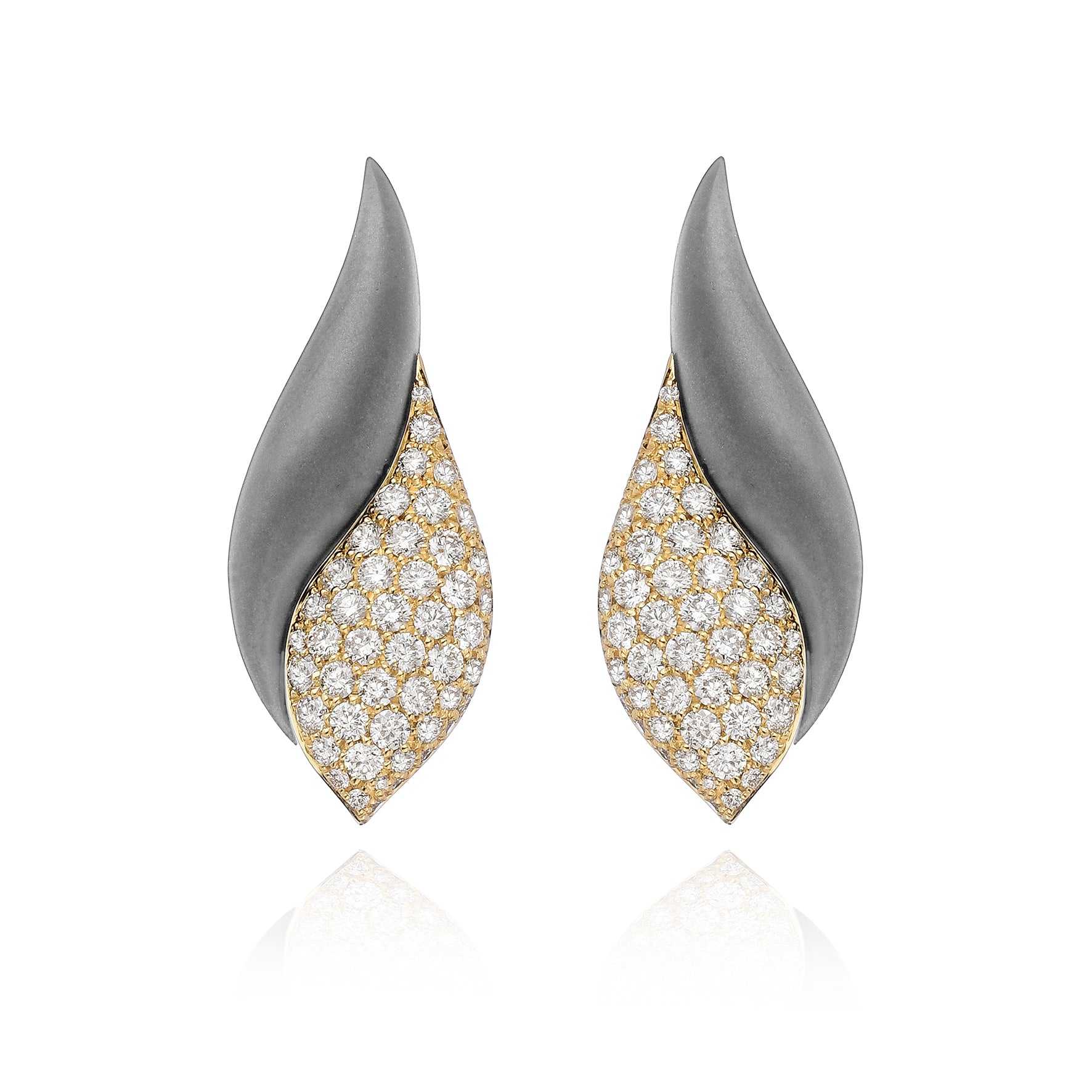 Abbraccio Petite Leaf Earrings