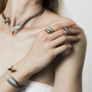Abbraccio anello - immagine 4